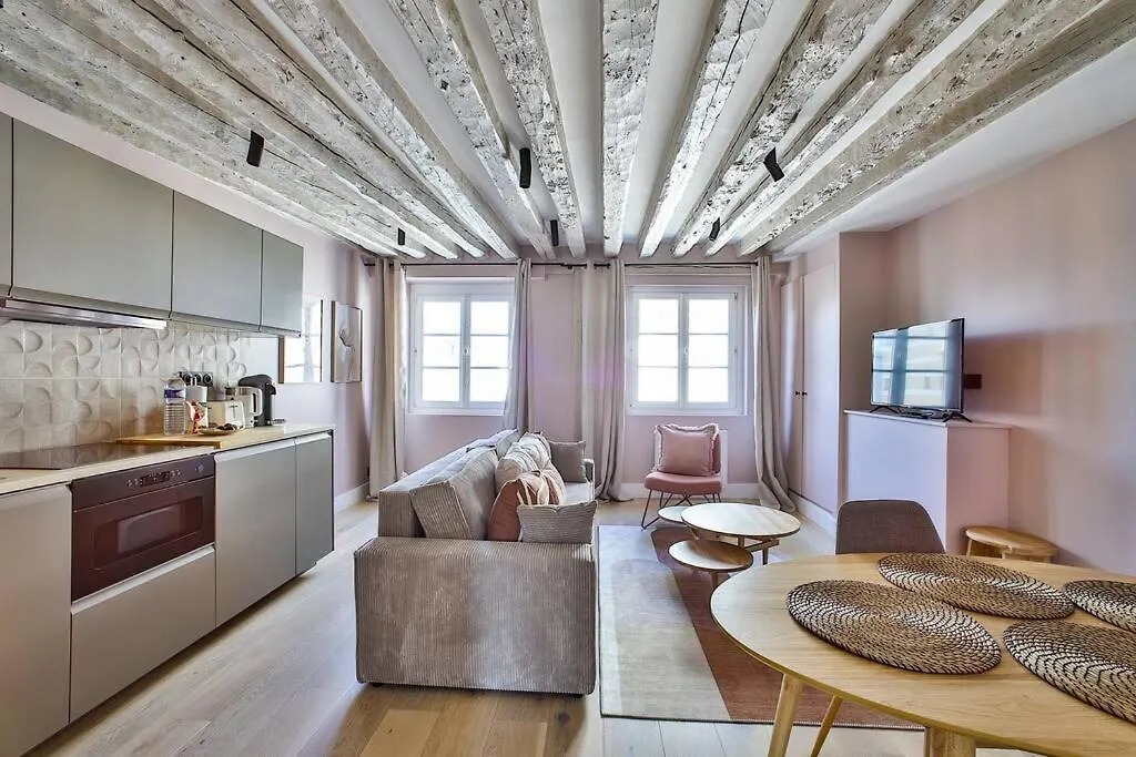 41.Typical Parisian Flat#4Pers#Le Marais#Beaubourg Apartment Paris
